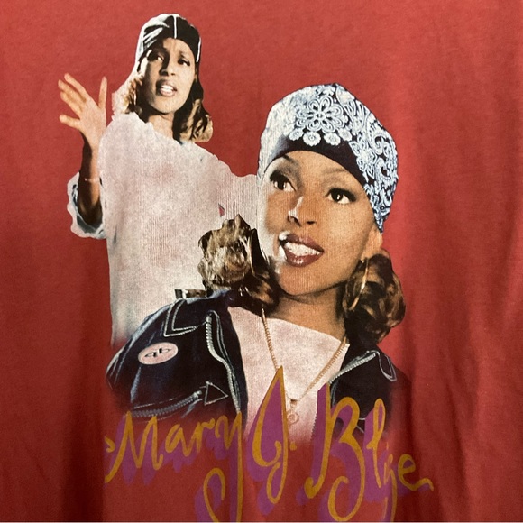 Mary J. Blige Long Sleeve Graphic Tee - Picture 5 of 11